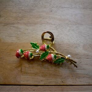 Susan Alexandra strawberry hair clip